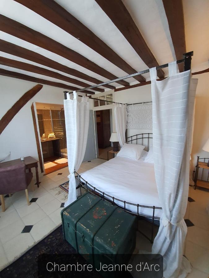 Le Presbytere De La Cite Royale De Лош Екстер'єр фото